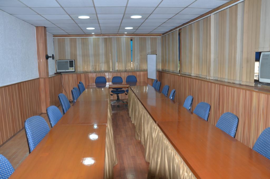 Hotel Akash Deep Calcutta Buitenkant foto