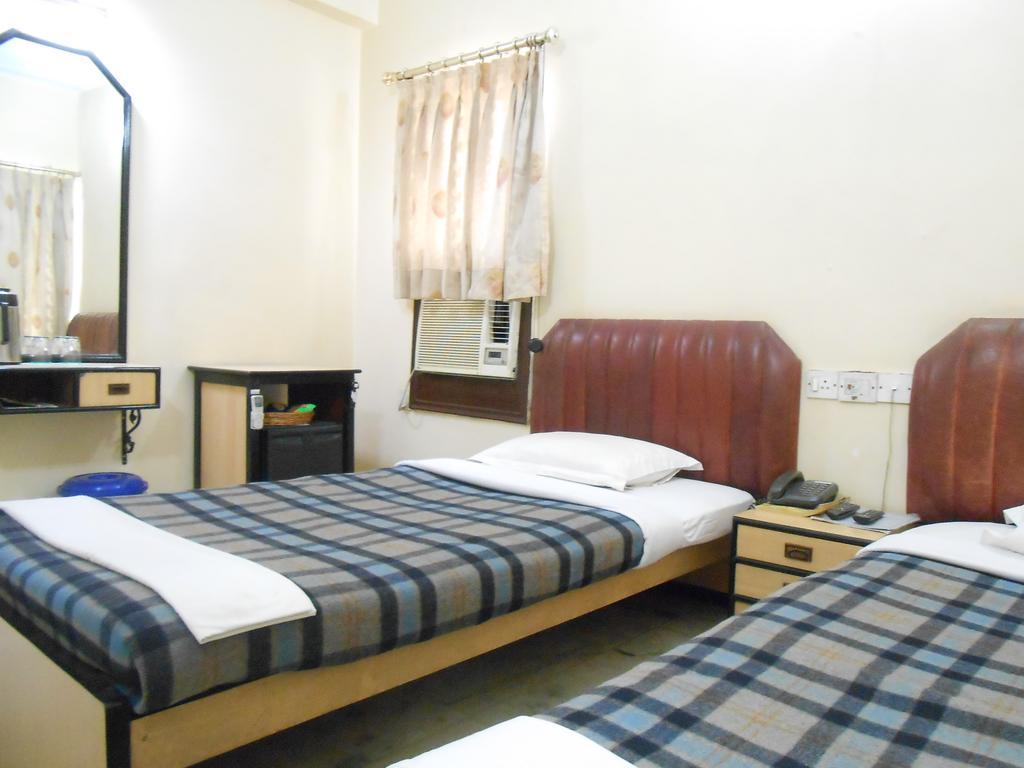Hotel Akash Deep Calcutta Buitenkant foto
