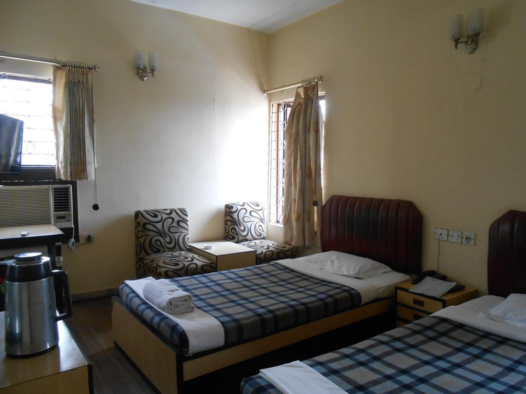 Hotel Akash Deep Calcutta Buitenkant foto